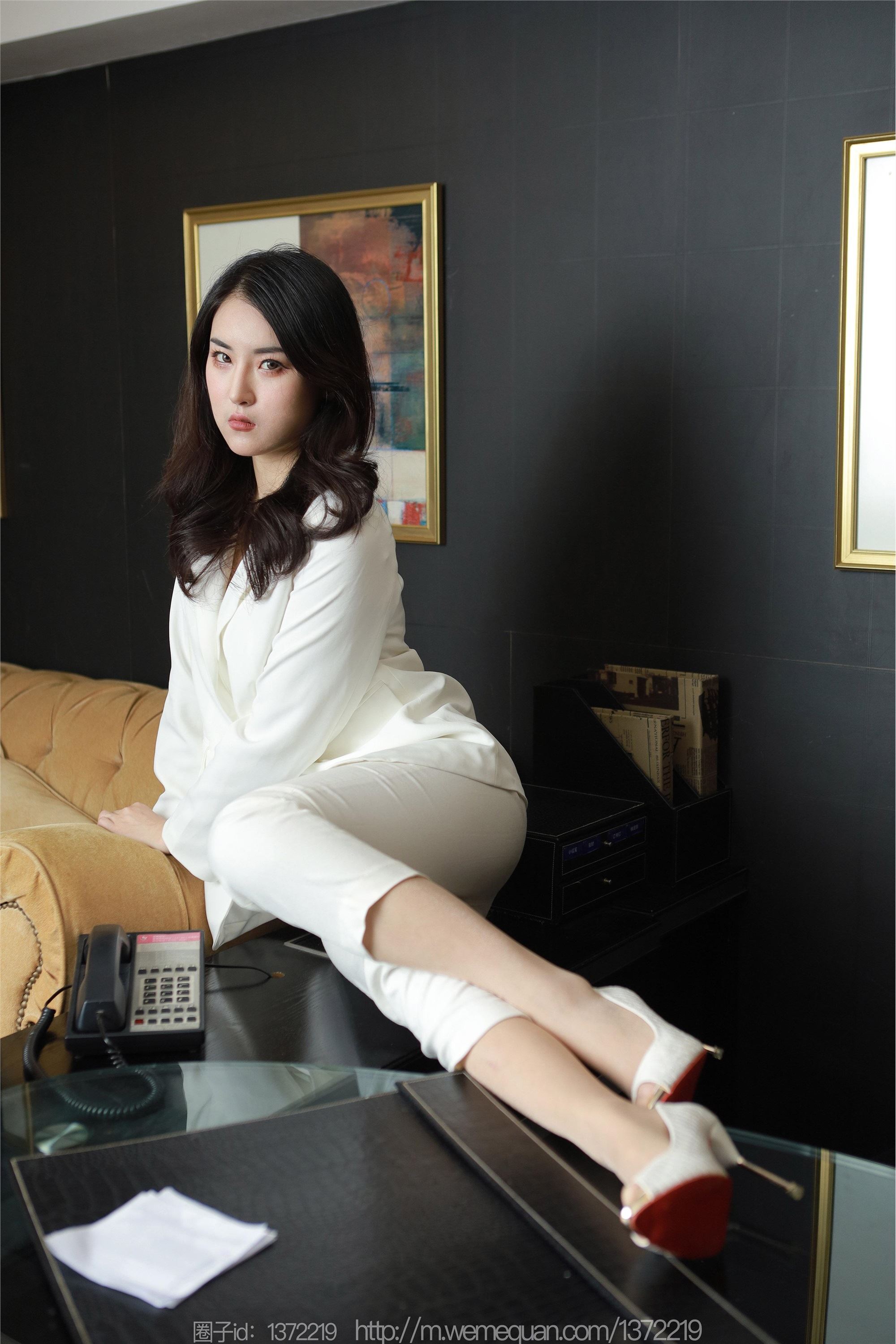 IESS异思趣向  2023.02.27 丝享家 1374 小宝《白色裤里丝》